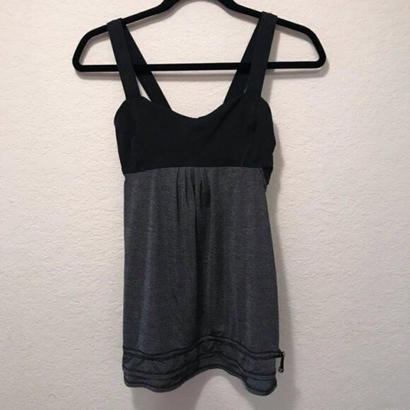 NWOT. Gray Lululemon Workout Top. Size 4-6. - Picture 2 of 10
